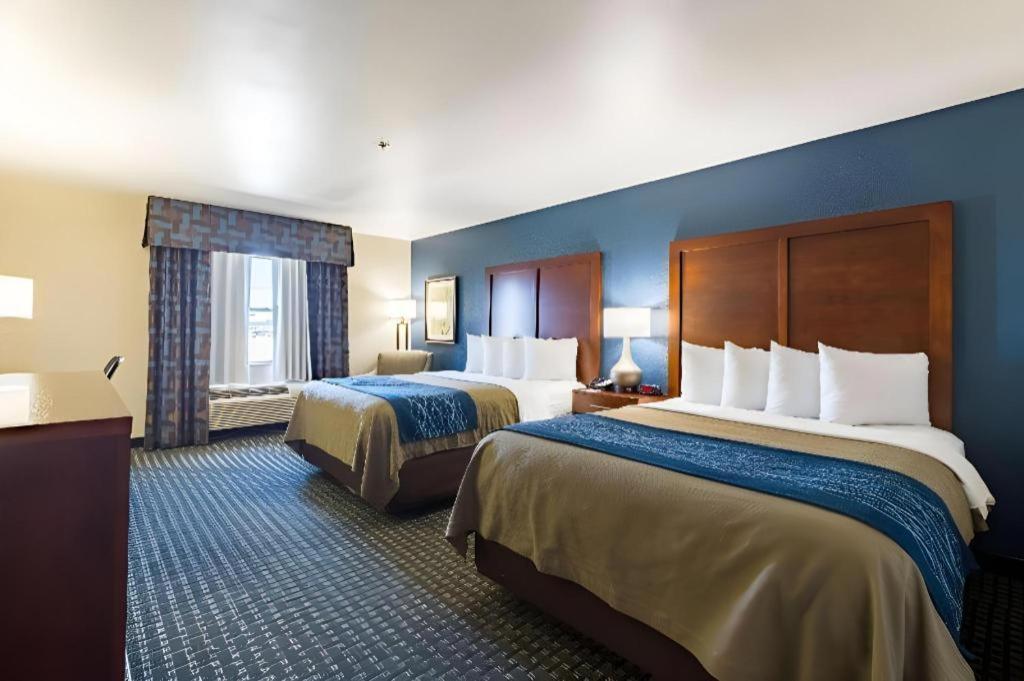 Western Northwest & Hotel 2*