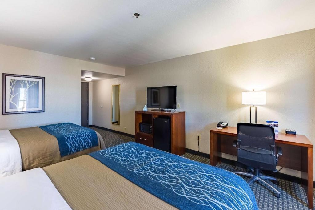 Western Northwest & Hotel 2*