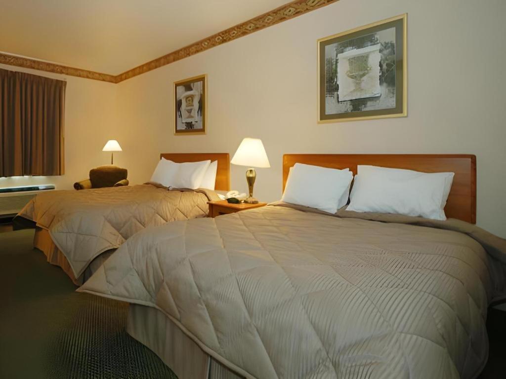 Western Northwest & Hotel