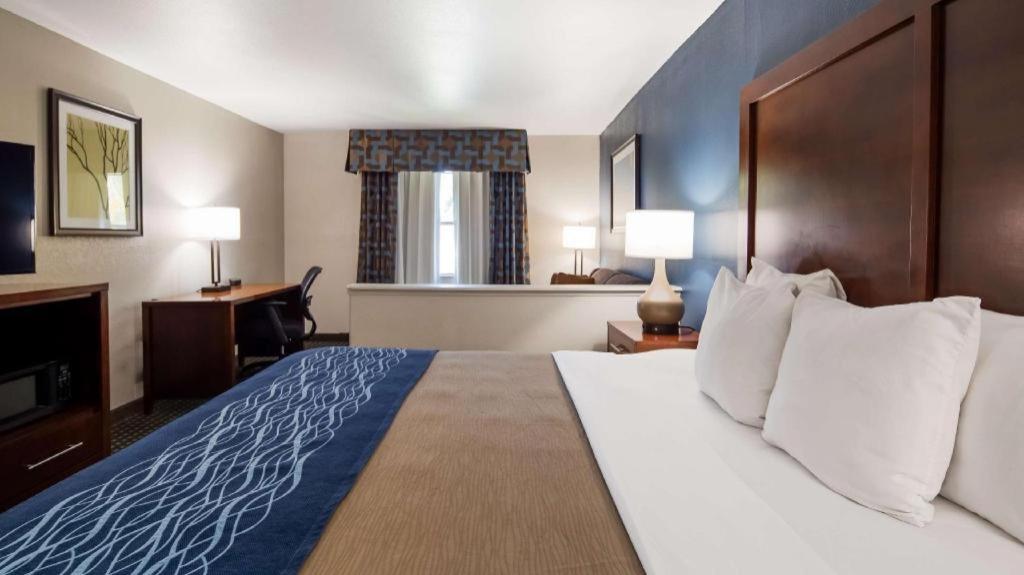 Western Northwest & Hotel