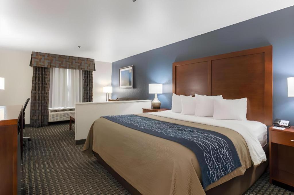 Western Northwest & Hotel